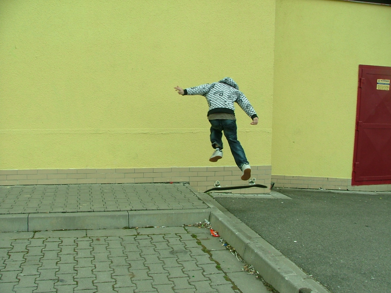 kick fliip